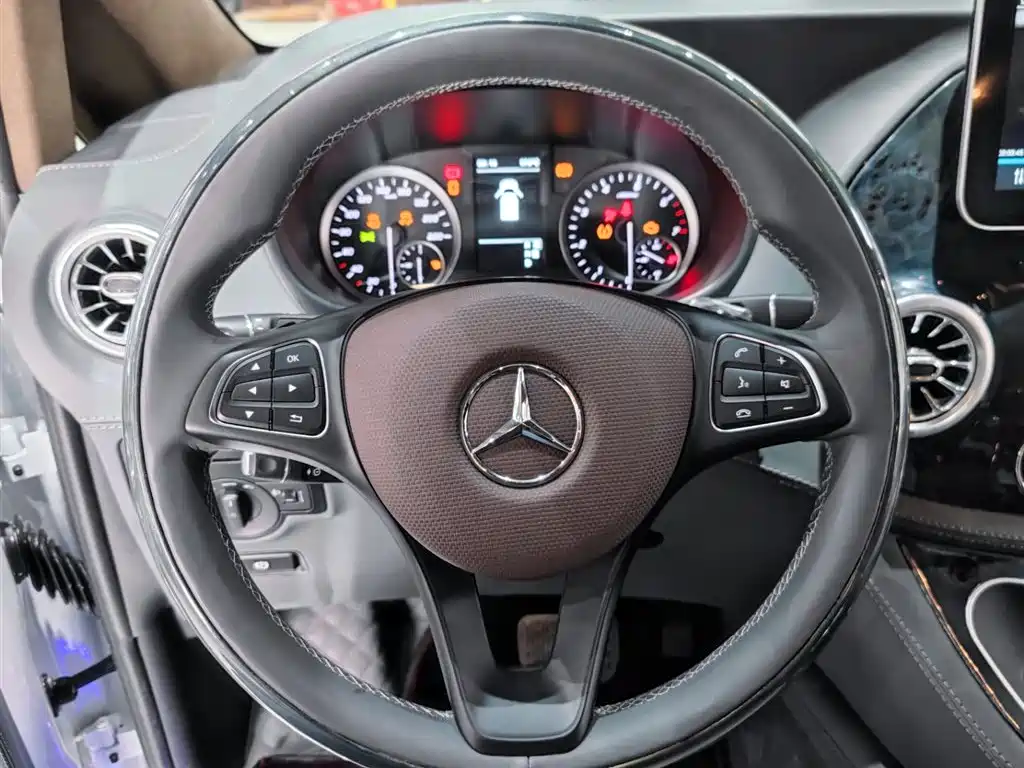 Mercedes-Benz Vito 2021 2.0T Business Edition 7-seater фото 18