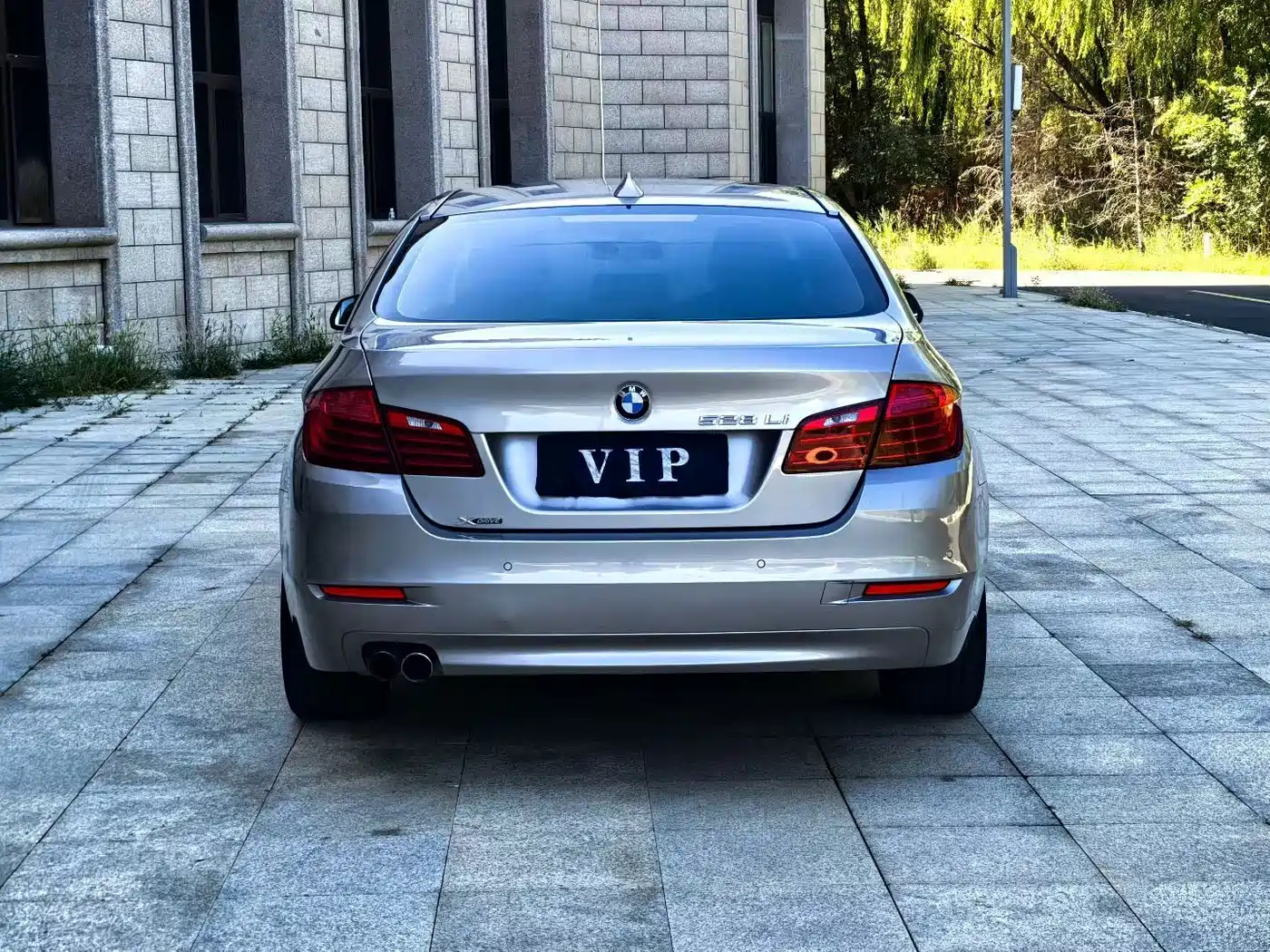 Photo 8 - BMW 5 Series