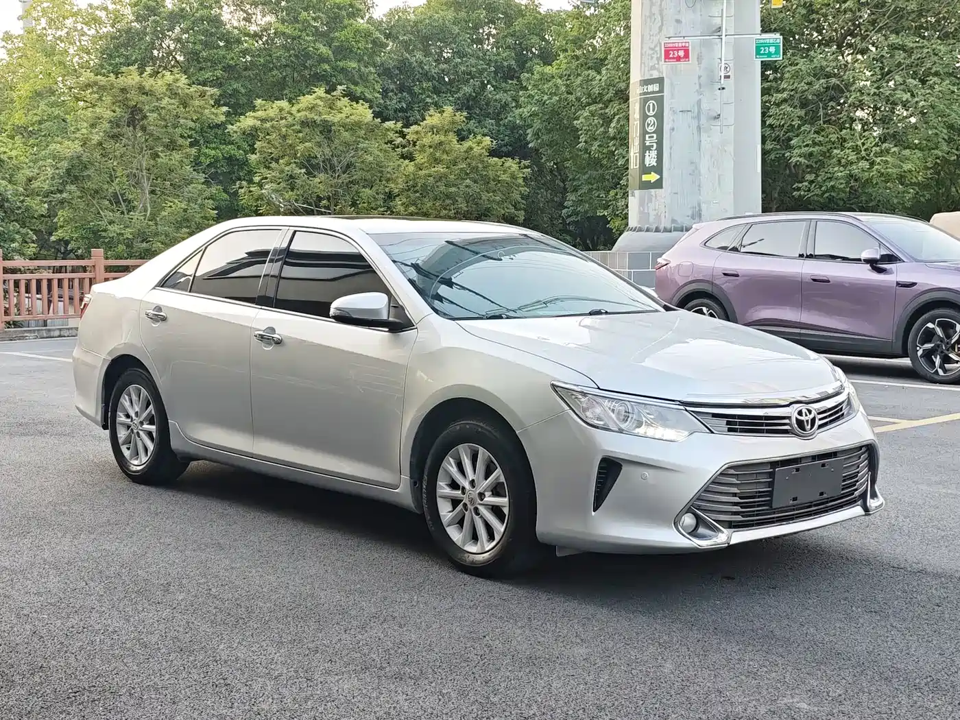 Фото 3 - Toyota Camry