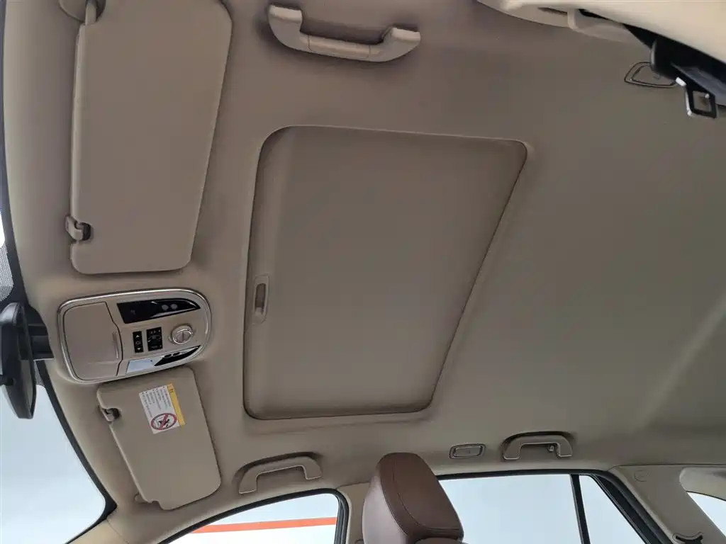 Haval H8 2015 2.0T 2WD Standard фото 14