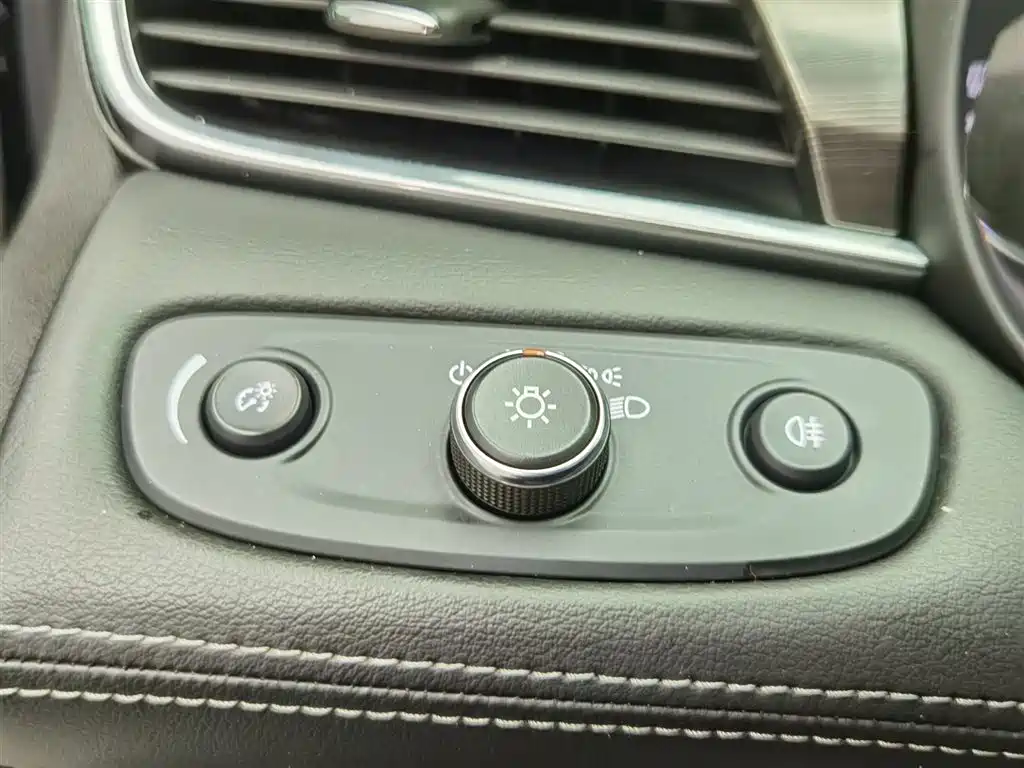 Buick LaCrosse 2019 28T Luxury Edition фото 21