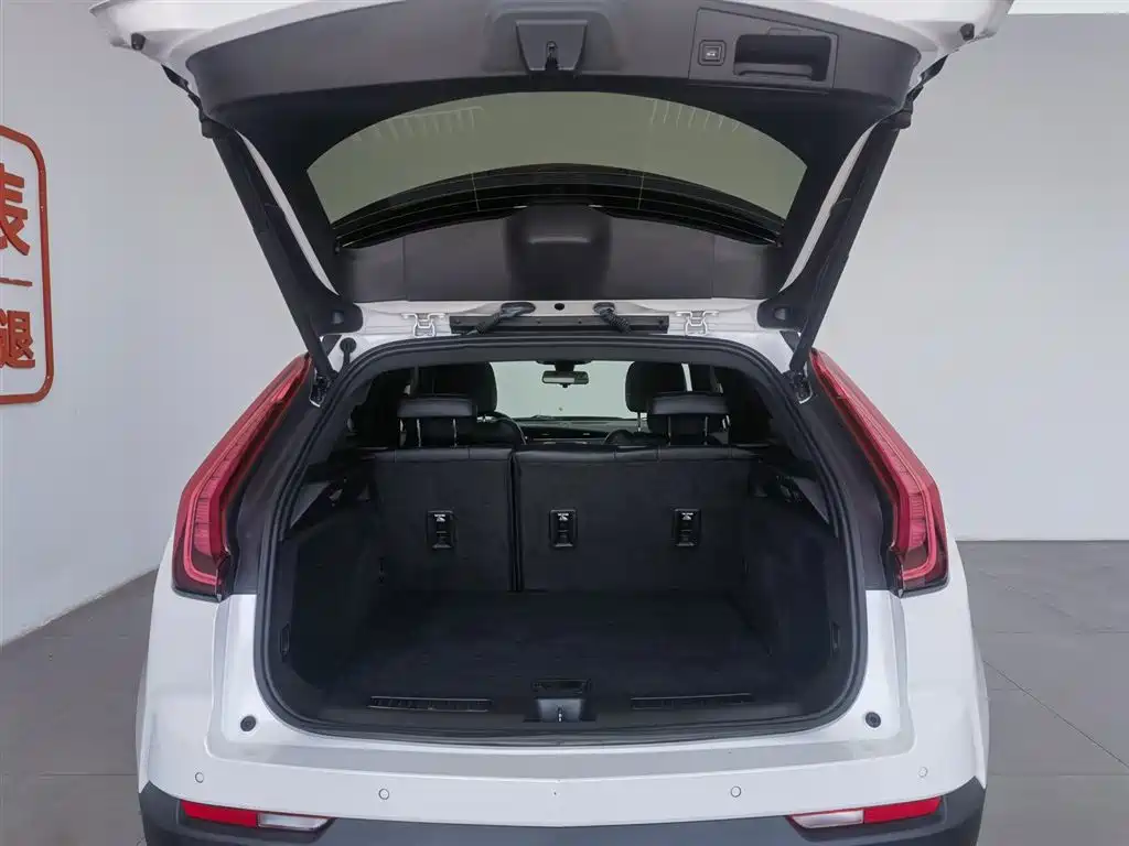 Cadillac XT4 2018 Model 28T 2WD Luxury фото 16