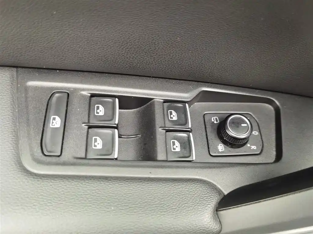 Volkswagen Tayron 2020 330TSI 2WD Luxury Smart Edition фото 9