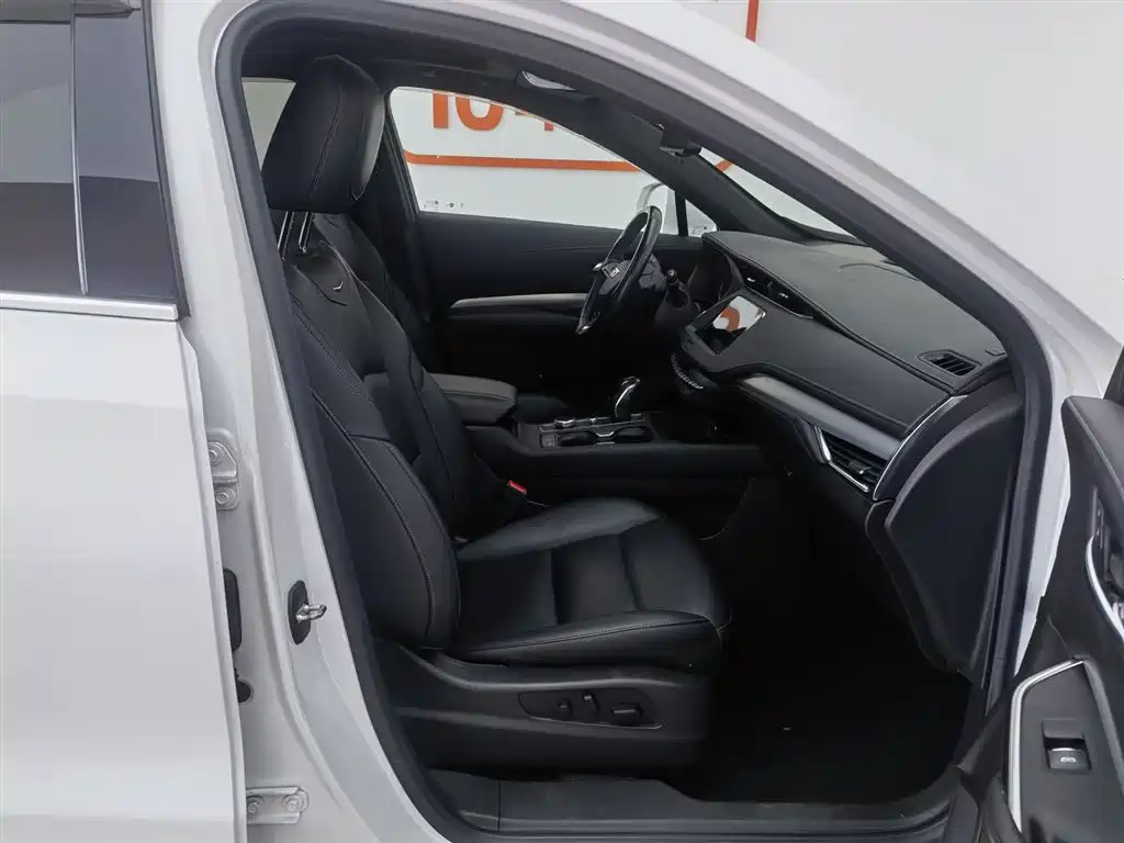 Cadillac XT4 2018 Model 28T 2WD Luxury фото 23