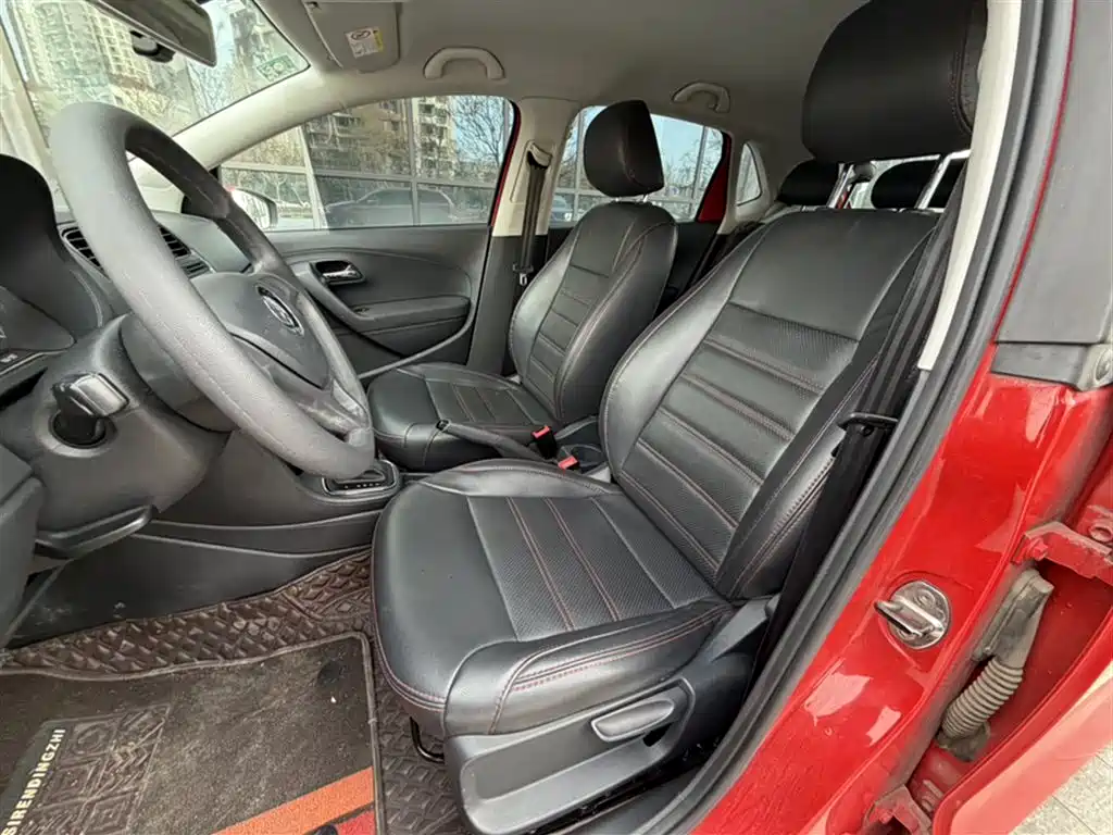 Volkswagen Polo 2018 1.5L Auto Safe Drive фото 12