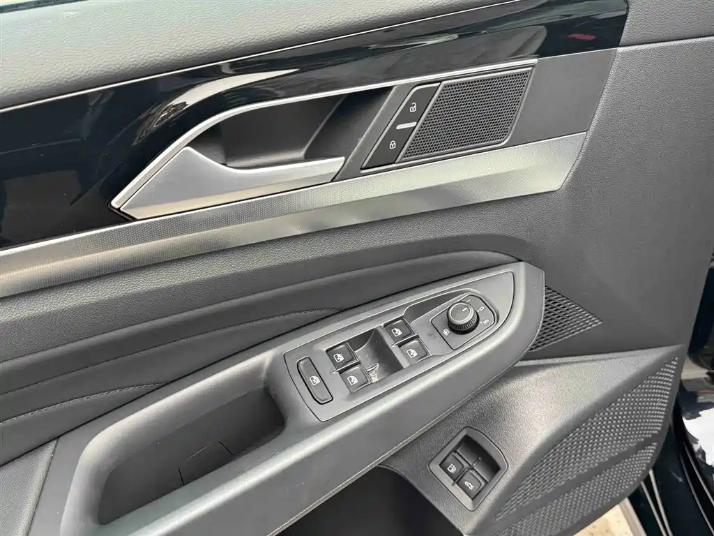 VOLKSWAGEN PASSAT NEW ENERGY