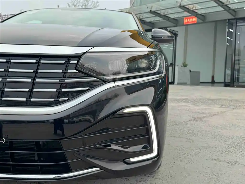 VOLKSWAGEN PASSAT NEW ENERGY