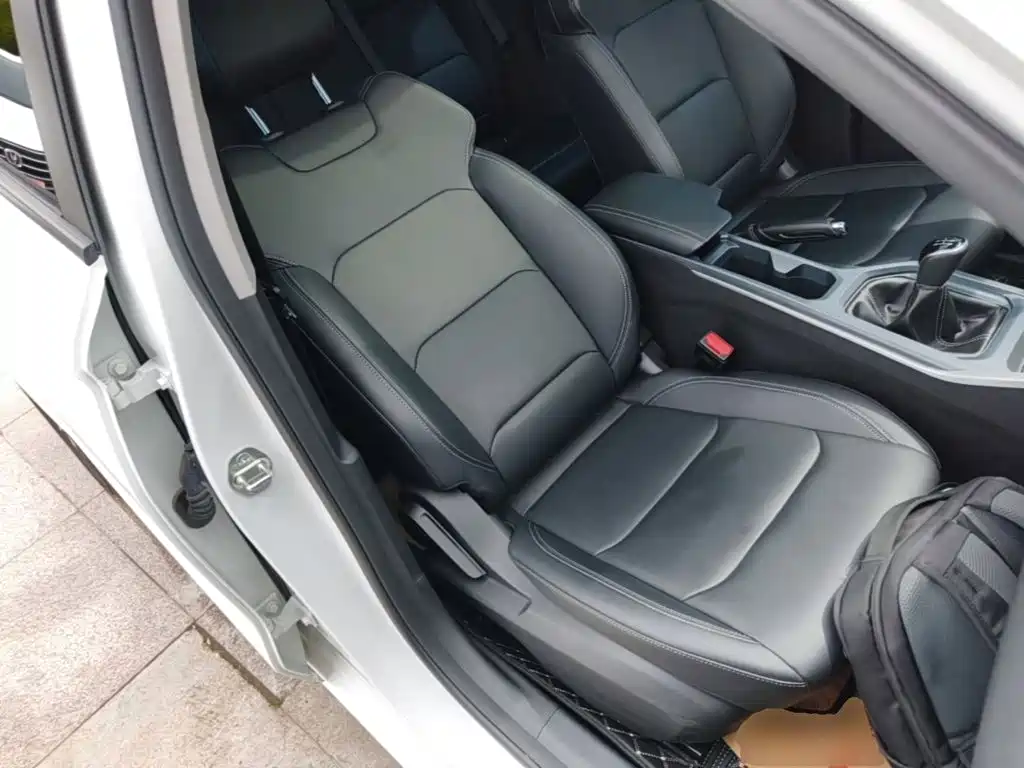 Фото 20 - Geely Emgrand