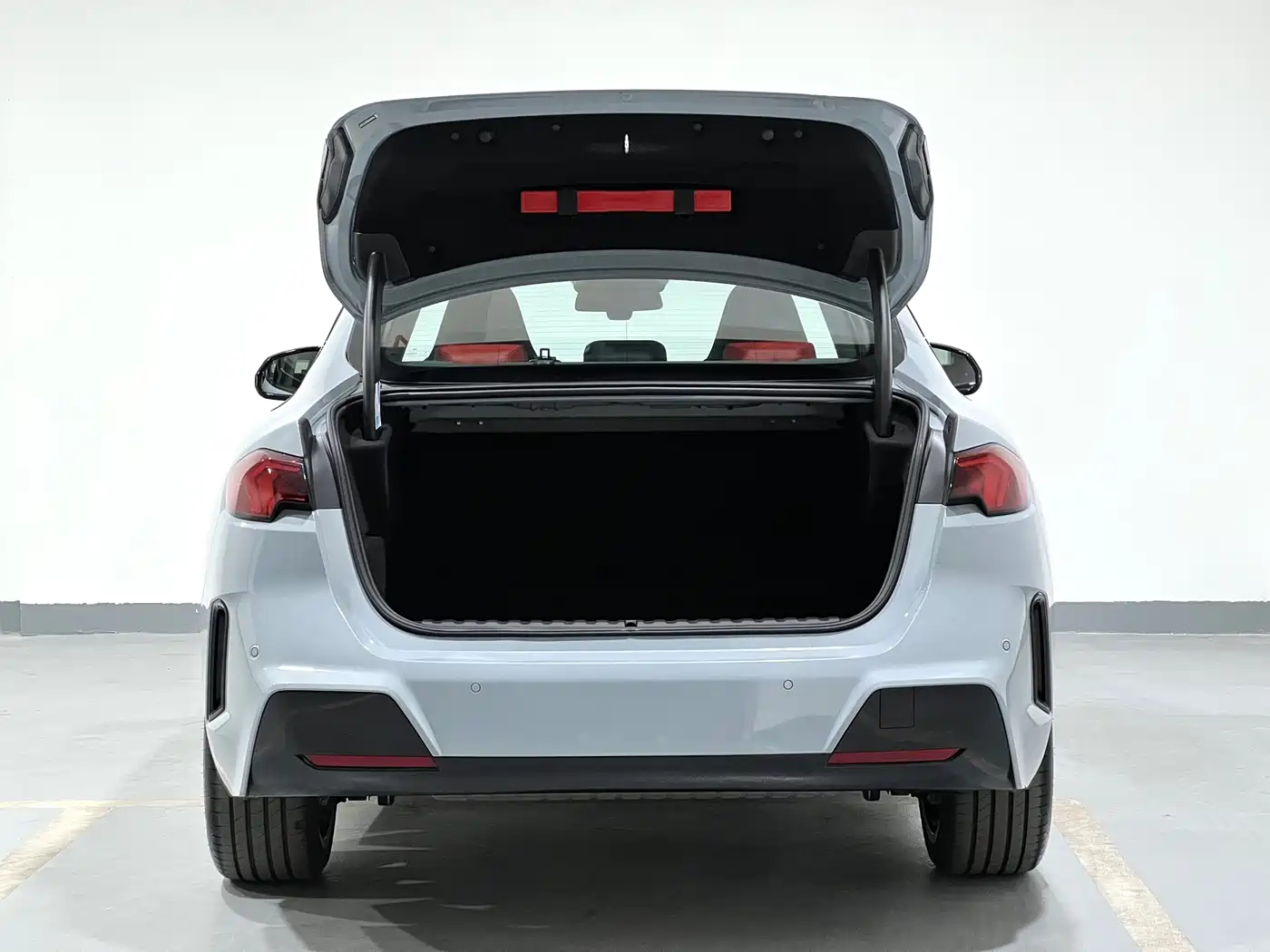 BMW 2 Series 2025 225L M Sport Moonlight Package фото 9
