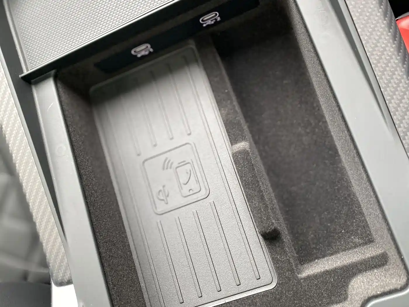 Audi SQ7 2024 4.0 TFSI фото 25