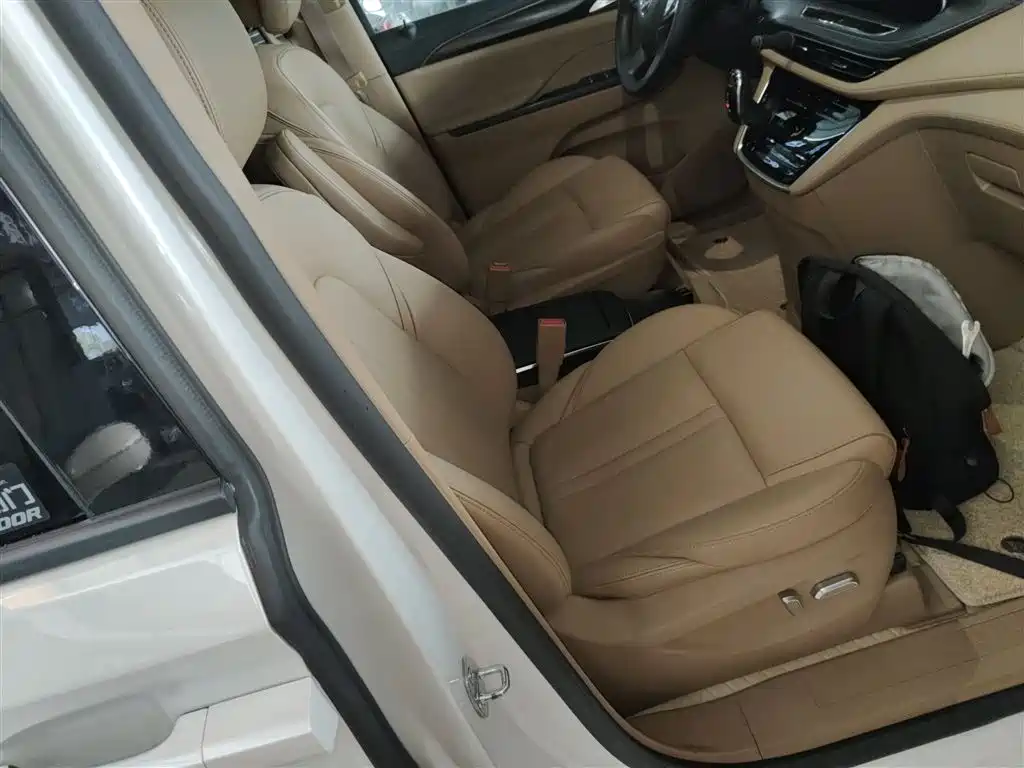 Фото 20 - Buick GL8