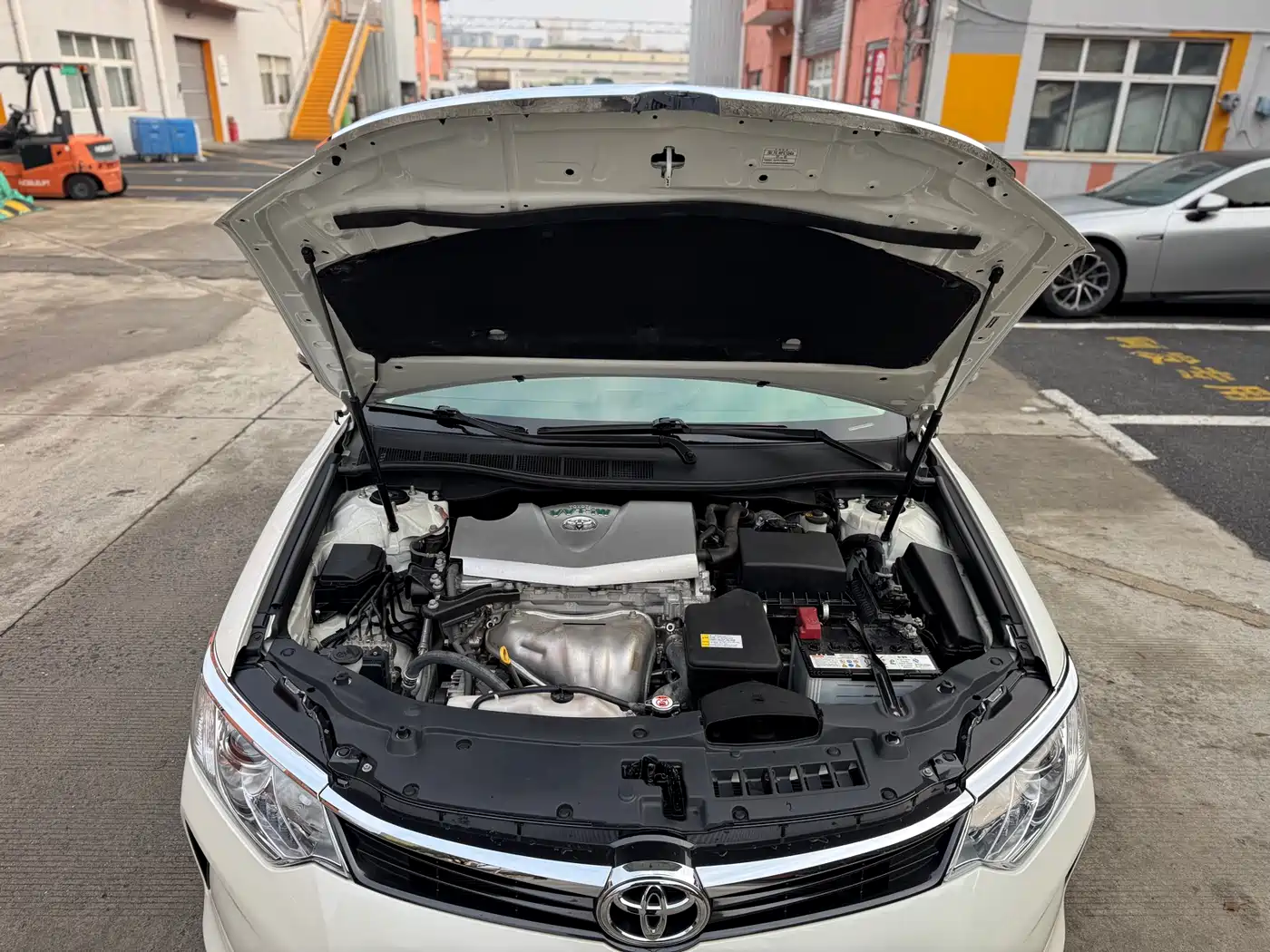 Toyota Camry 2016 2.0G 10th Anniversary Leading Edition фото 16