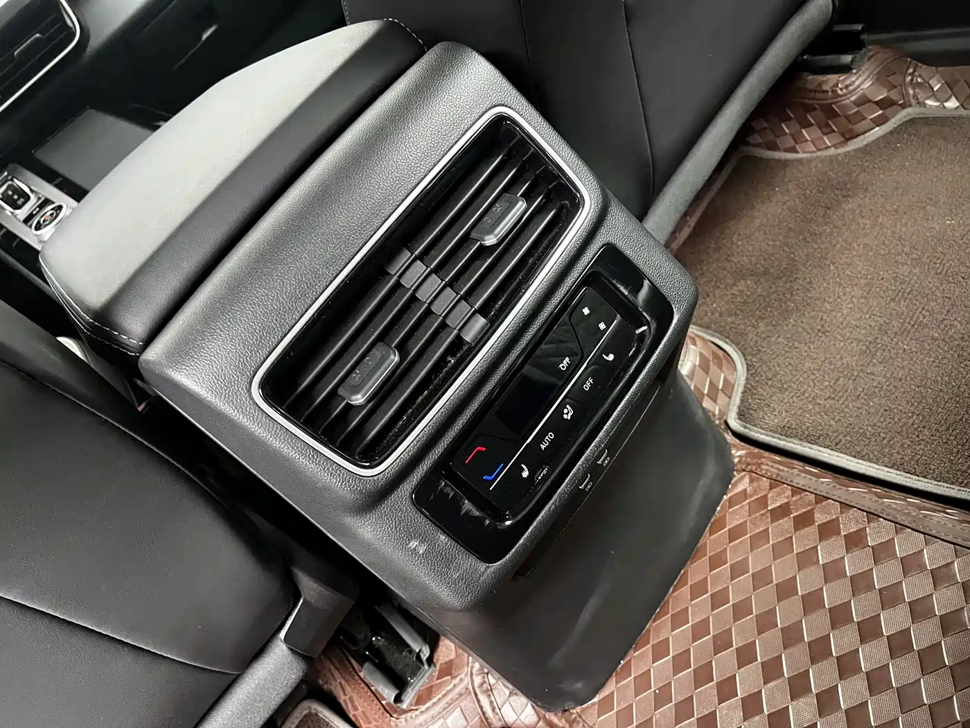 Volkswagen Talagon 2023 380TSI 4WD R-Line Touring Edition фото 12