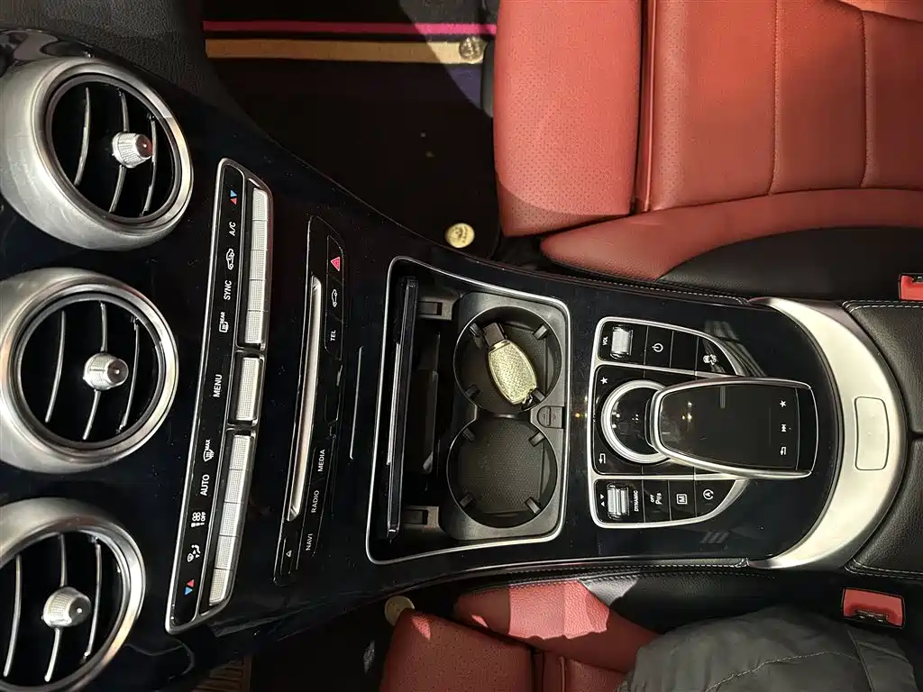 Mercedes-Benz GLC Coupe 2018 GLC 200 4MATIC Coupe SUV фото 10