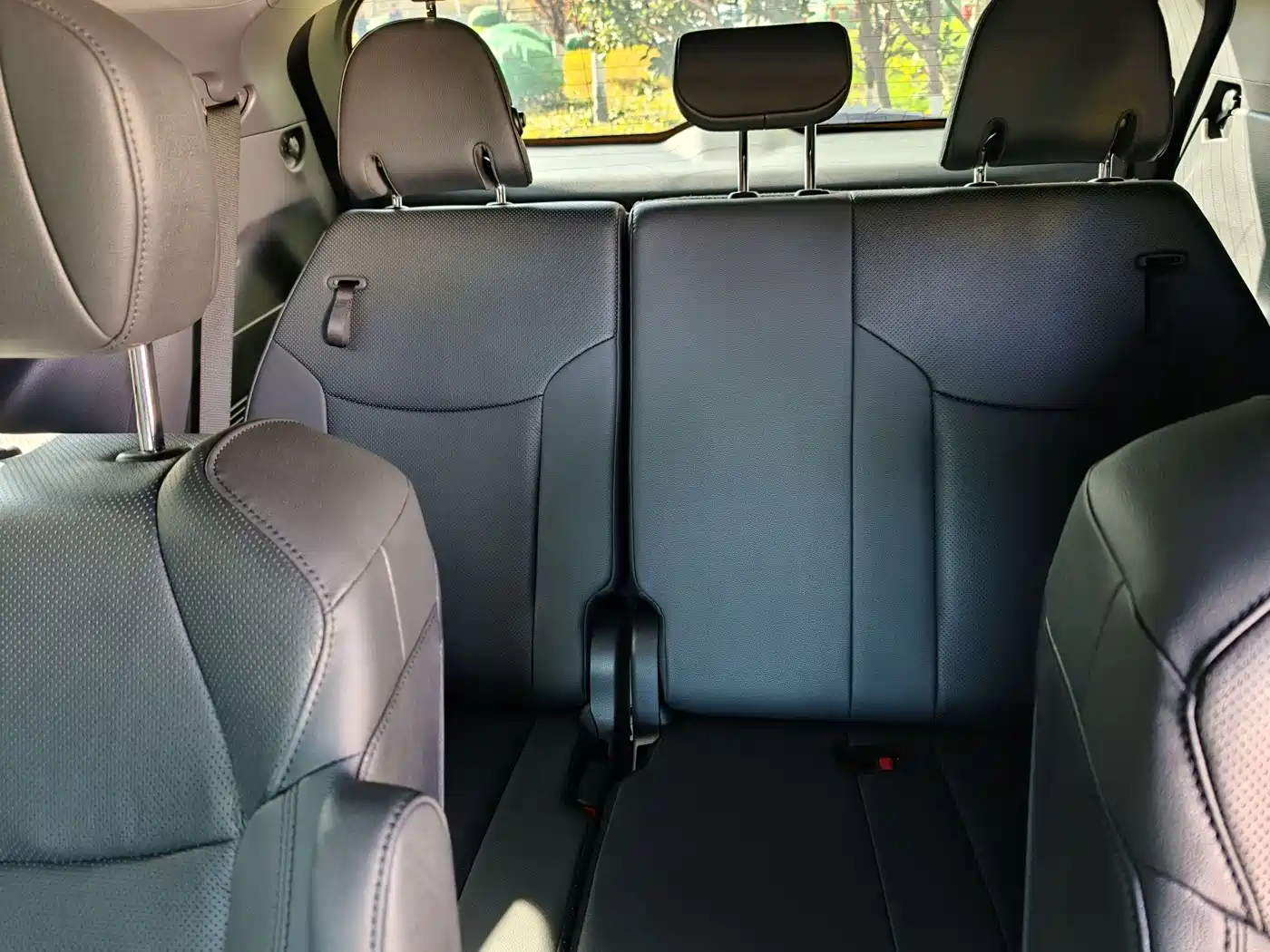 Toyota Granvia 2023 2.5L Hybrid VIP Edition фото 16