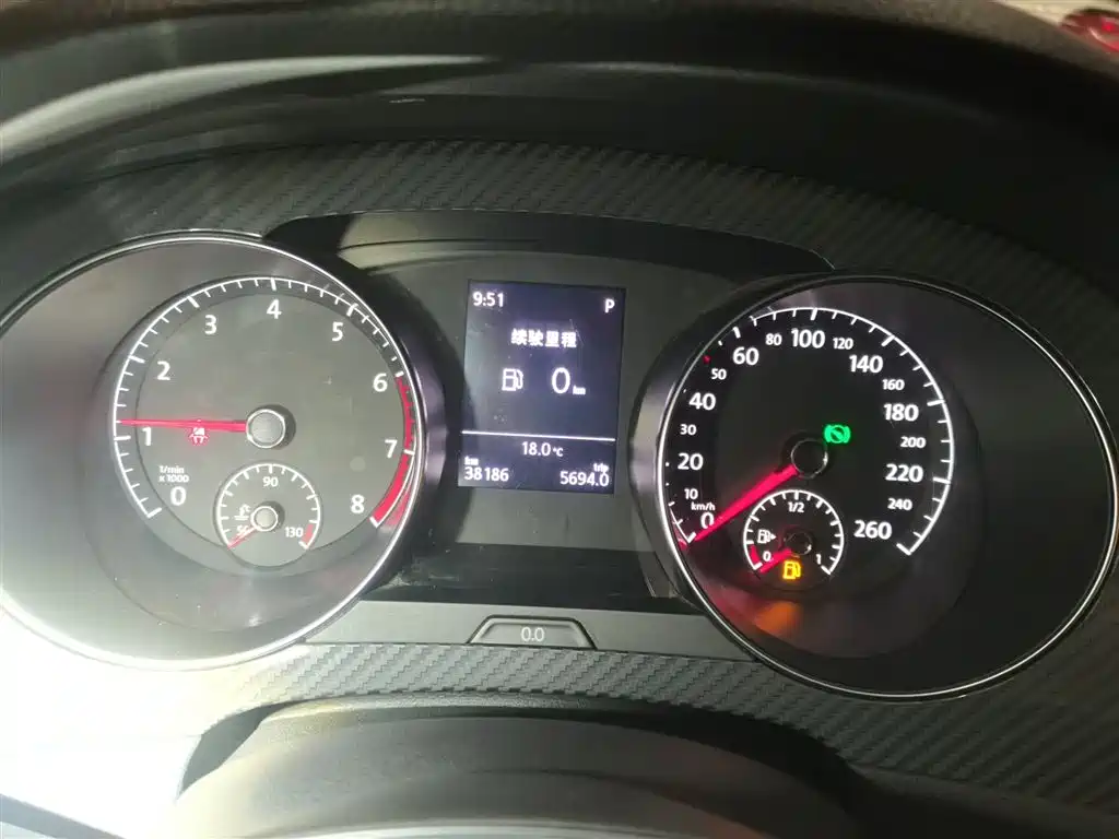 Volkswagen Golf Sportsvan 2018 230TSI Automatic Luxury фото 12