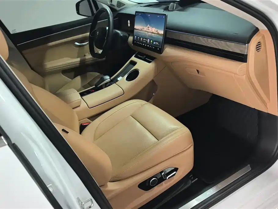 AITO Wenjie AITO M5 2022 Extended Range AWD Performance Edition фото 8