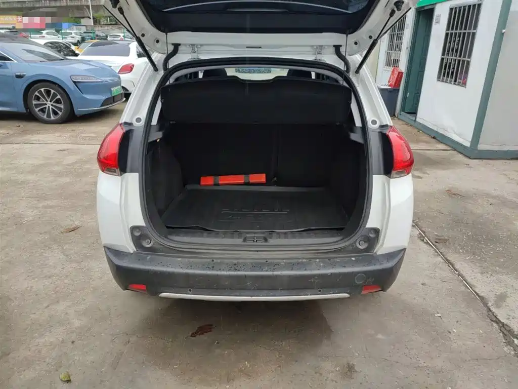 Peugeot 2008 2014 1.6L Manual Fashion Edition фото 9