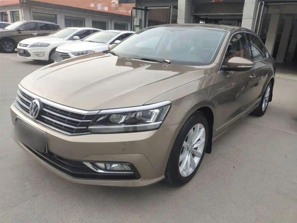 Volkswagen Passat 2017 280TSI DSG Prestige фото 2