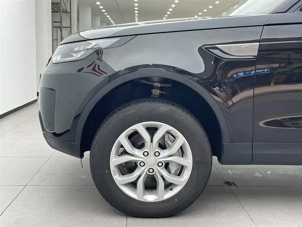 Land Rover Discovery 2018 3.0 SC V6 SE фото 6