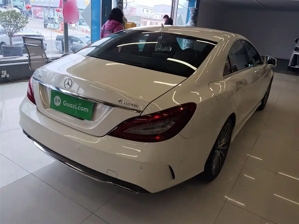 MERCEDES-BENZ CLS