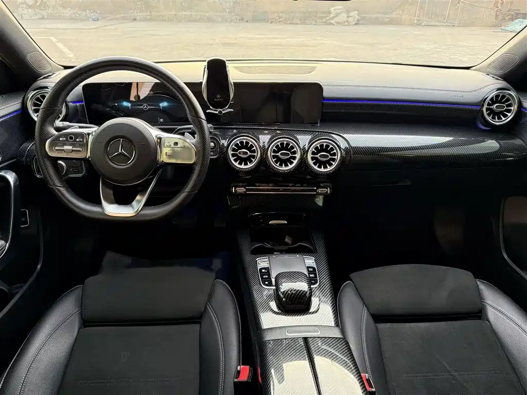 Mercedes-Benz A-Class 2019 A 200 L Sport Sedan фото 22