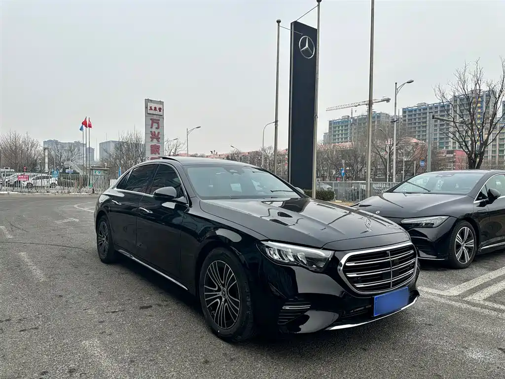 MERCEDES-BENZ E CLASS