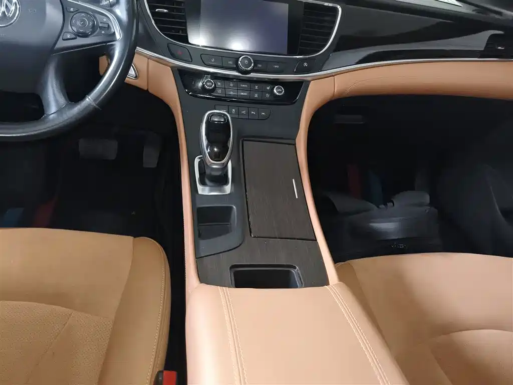 Buick LaCrosse 2018 Model 20T Luxury Edition фото 14