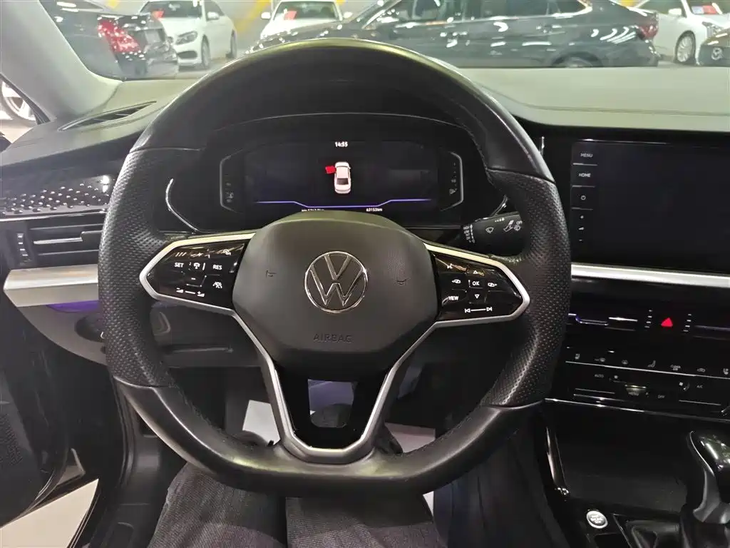 Volkswagen Passat 2022 330TSI Starlight Luxury Edition фото 3