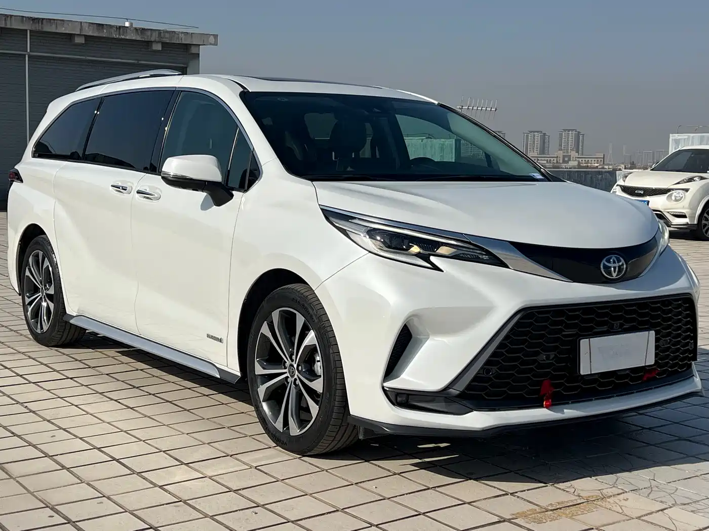 Toyota Granvia 2023 2.5L Hybrid Prestige PLUS Edition фото 14