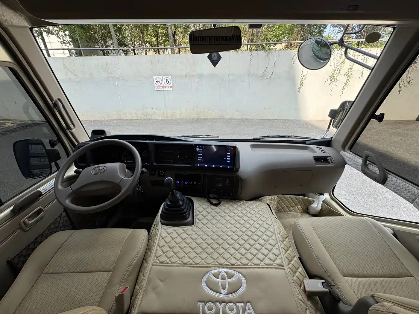 Toyota Coaster 2019 4.0L Luxury Vehicle GRB53L-ZCMEK 20-seater 9GR фото 28