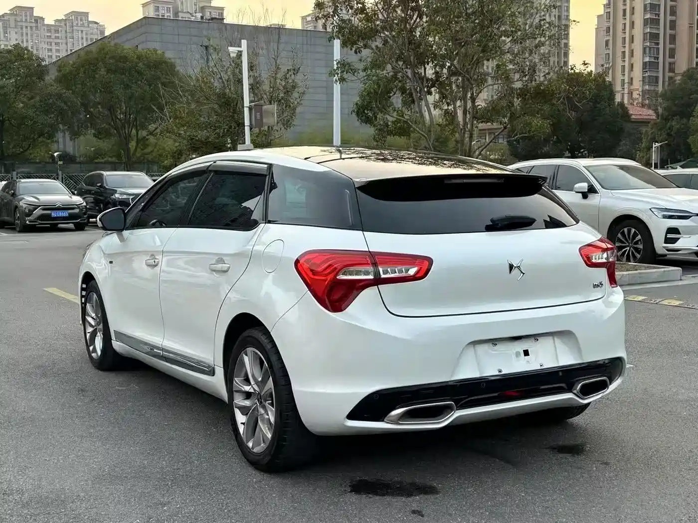 DS 5 2015 2014 1.6T Luxury THP160