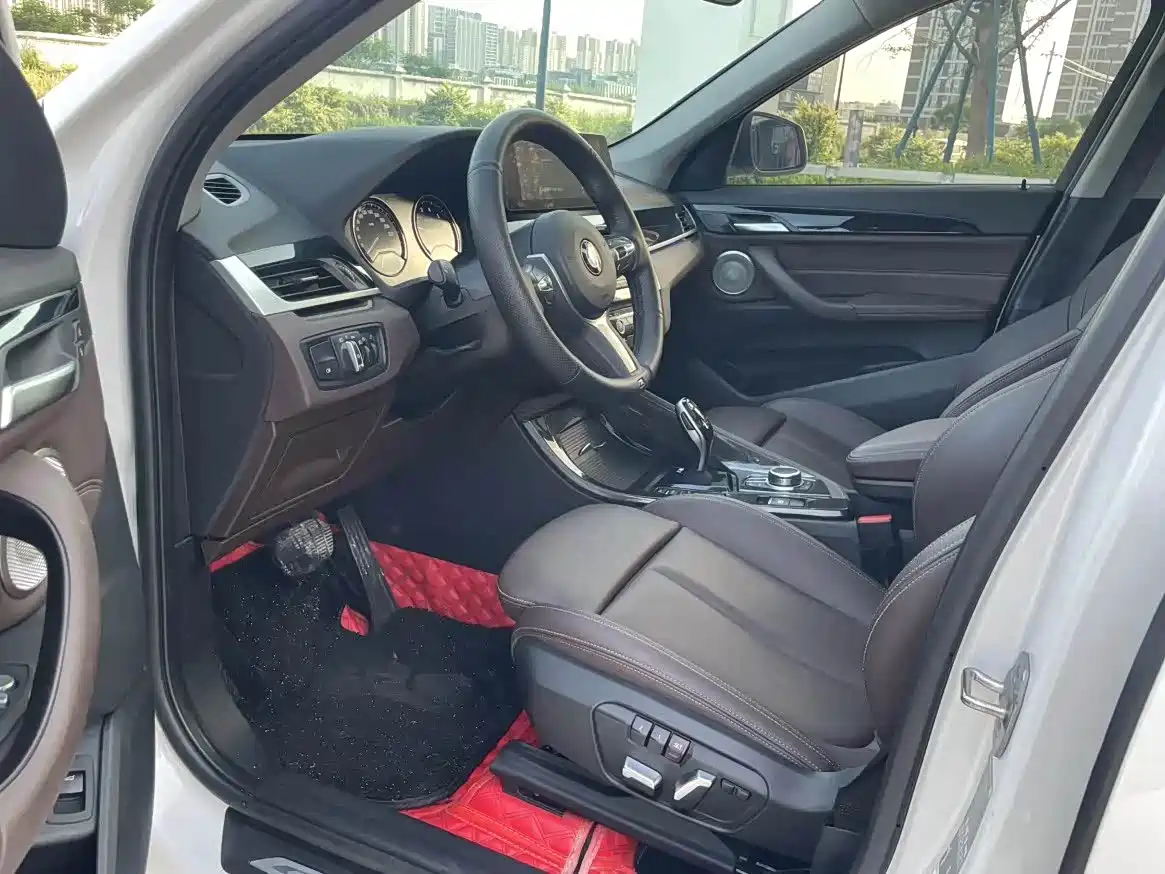 BMW X1 2022 sDrive20Li Premium фото 4