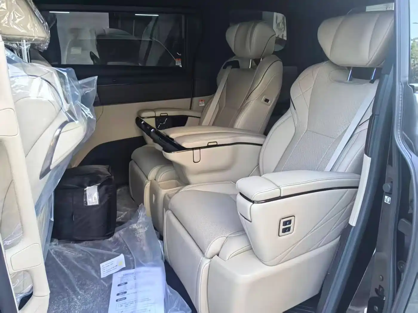 Toyota Alphard 2024 Hybrid 2.5L Ultimate Enjoyment Edition фото 5
