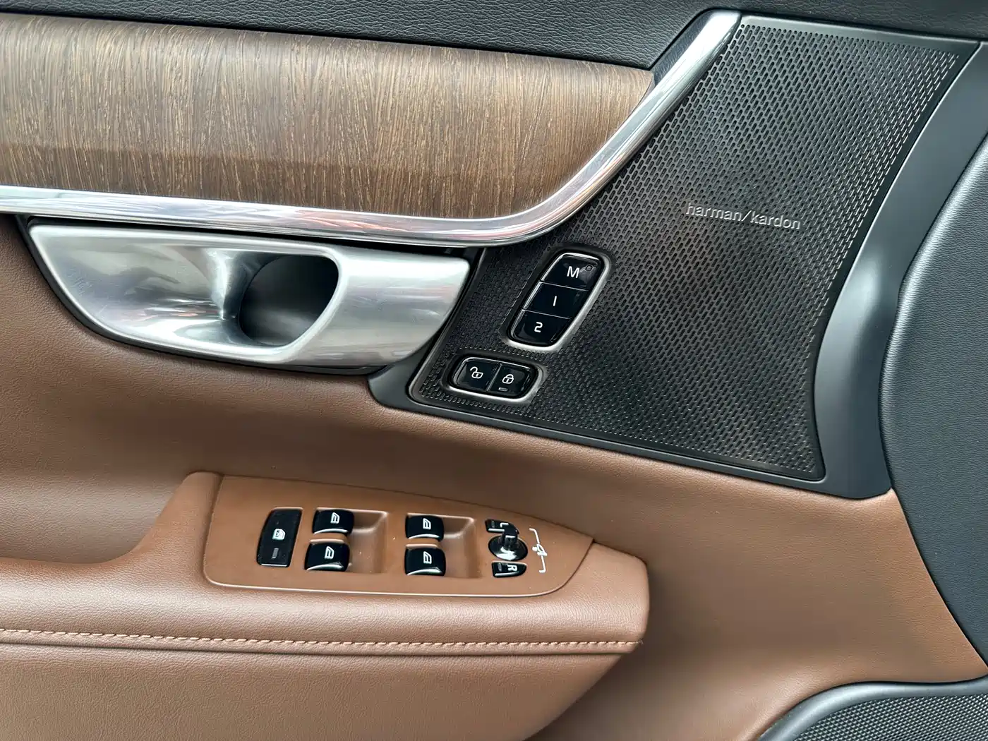 VOLVO V90