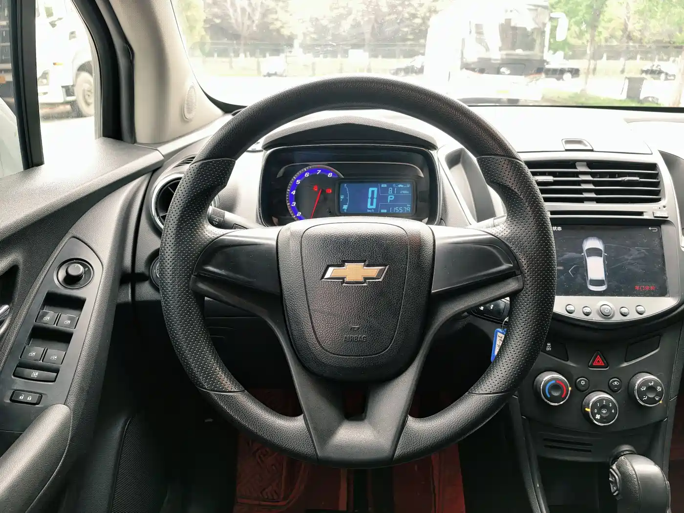 Chevrolet Trax 2016 1.4T Automatic 2WD Comfort Sunroof Edition фото 8