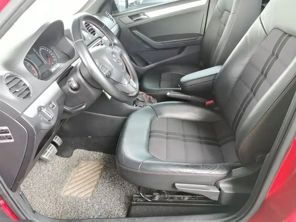 Volkswagen Jetta 2015 1.4TSI Auto Sport фото 15