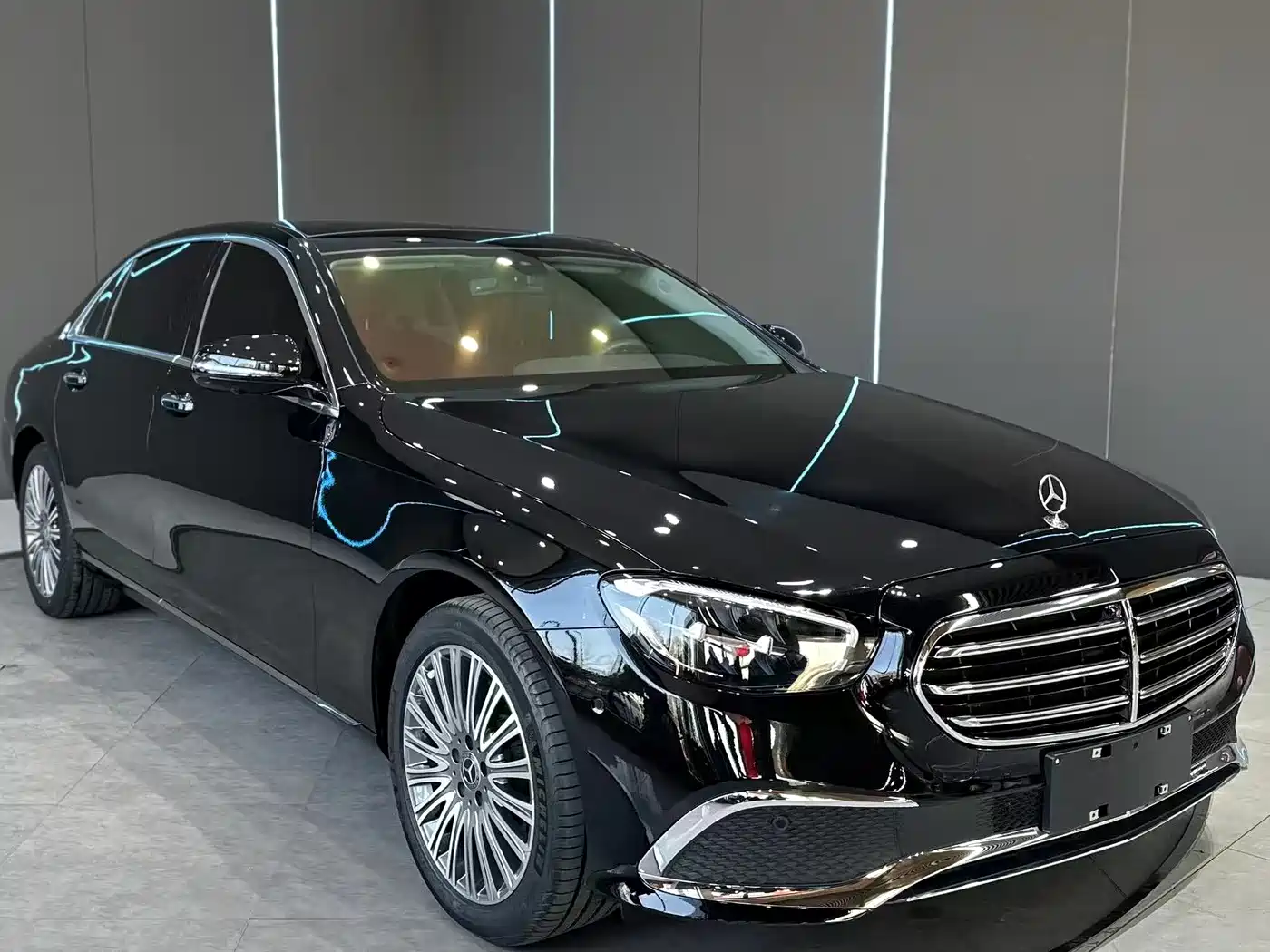 Mercedes-Benz E-Class 2023 E 300 L Fashion фото 3
