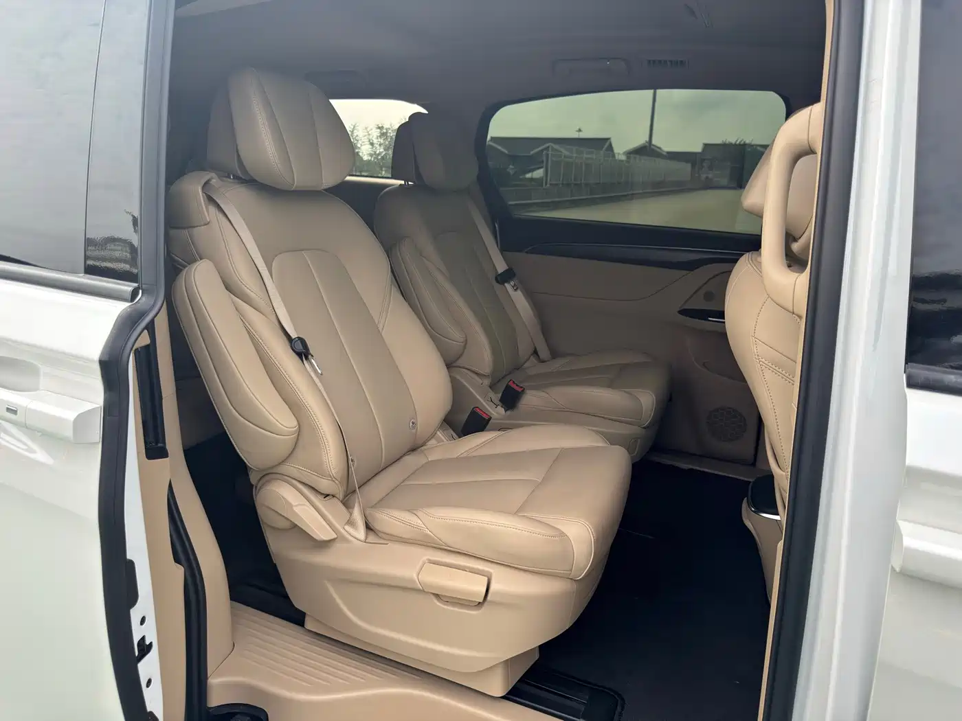 Фото 14 - Buick GL8
