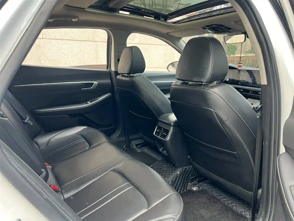Hyundai Sonata 2022 270TGDi DCT 20th Anniversary Edition фото 10