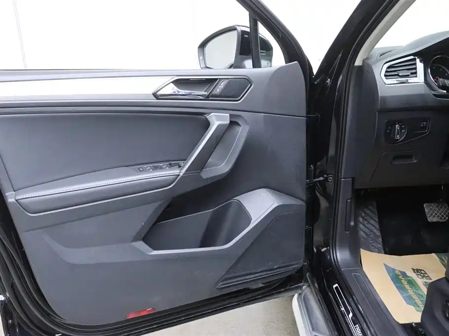 Volkswagen Tiguan L 2018 330TSI Automatic 2WD Luxury Edition фото 11