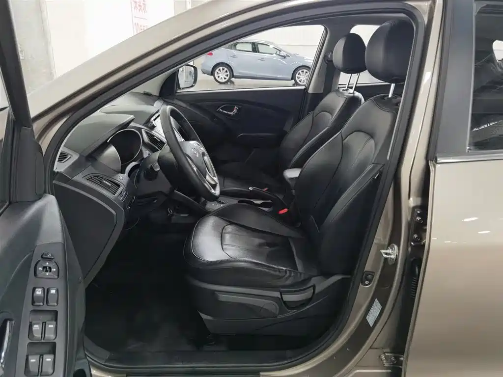 Hyundai Beijing Hyundai ix35 2013 2.0L Auto 2WD Smart GLS China IV фото 10