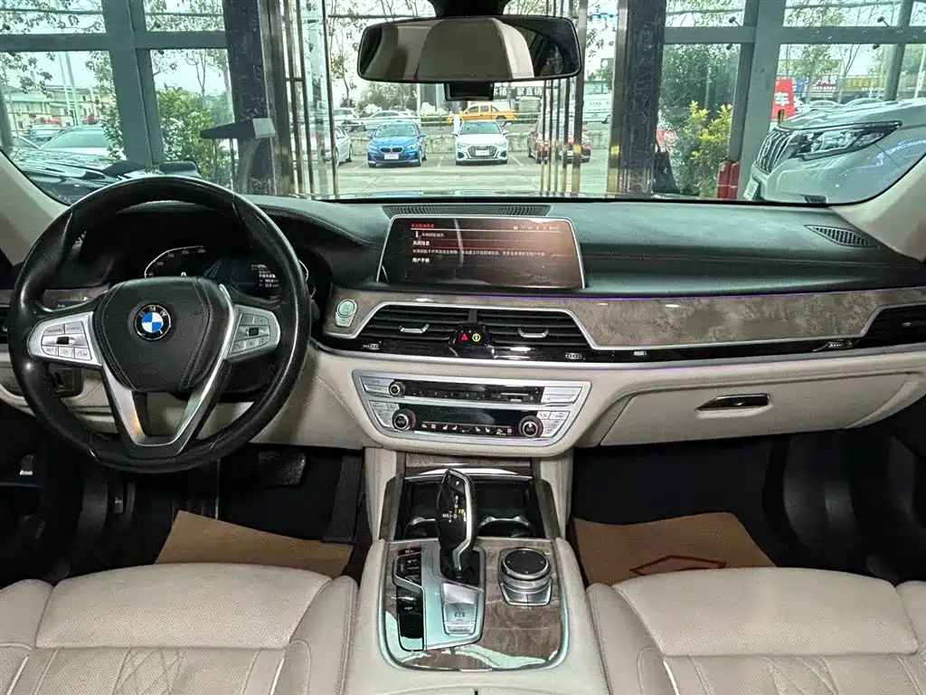 BMW 7 Series 2021 Model 740Li Leading Luxury Package фото 15