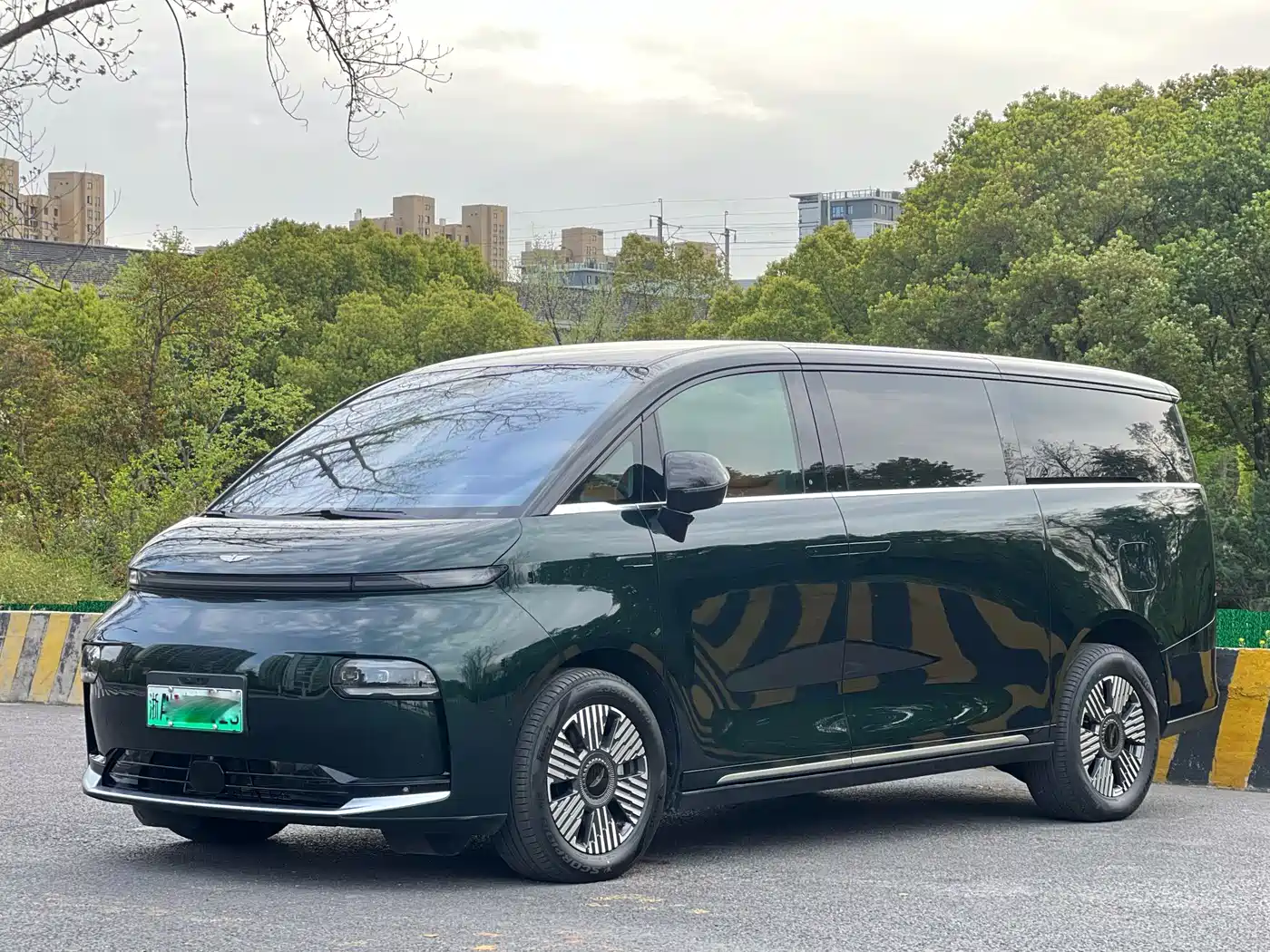 GEELY GALAXY WING TRUE L380