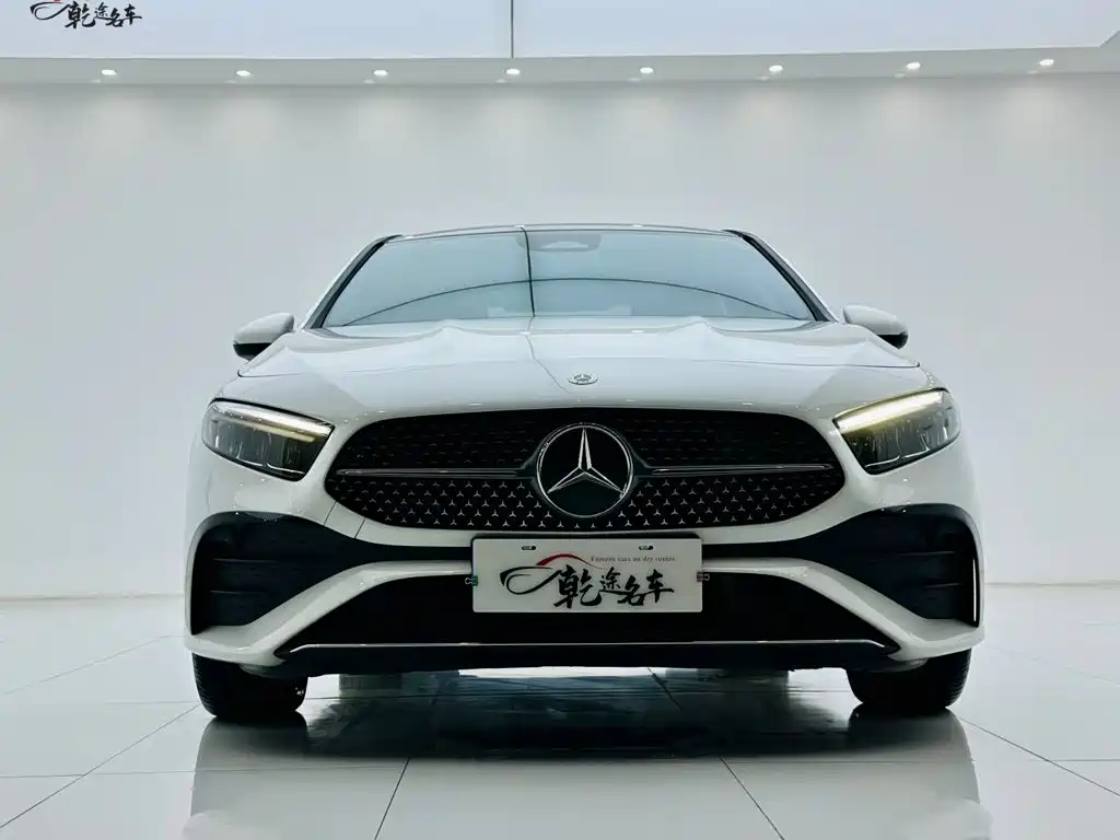 صورة 2 - Mercedes-Benz A-Class