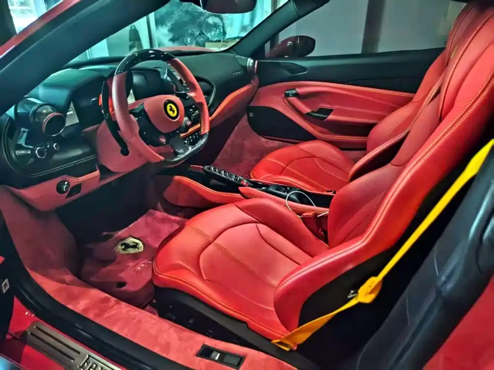 Фото 5 - Ferrari F8