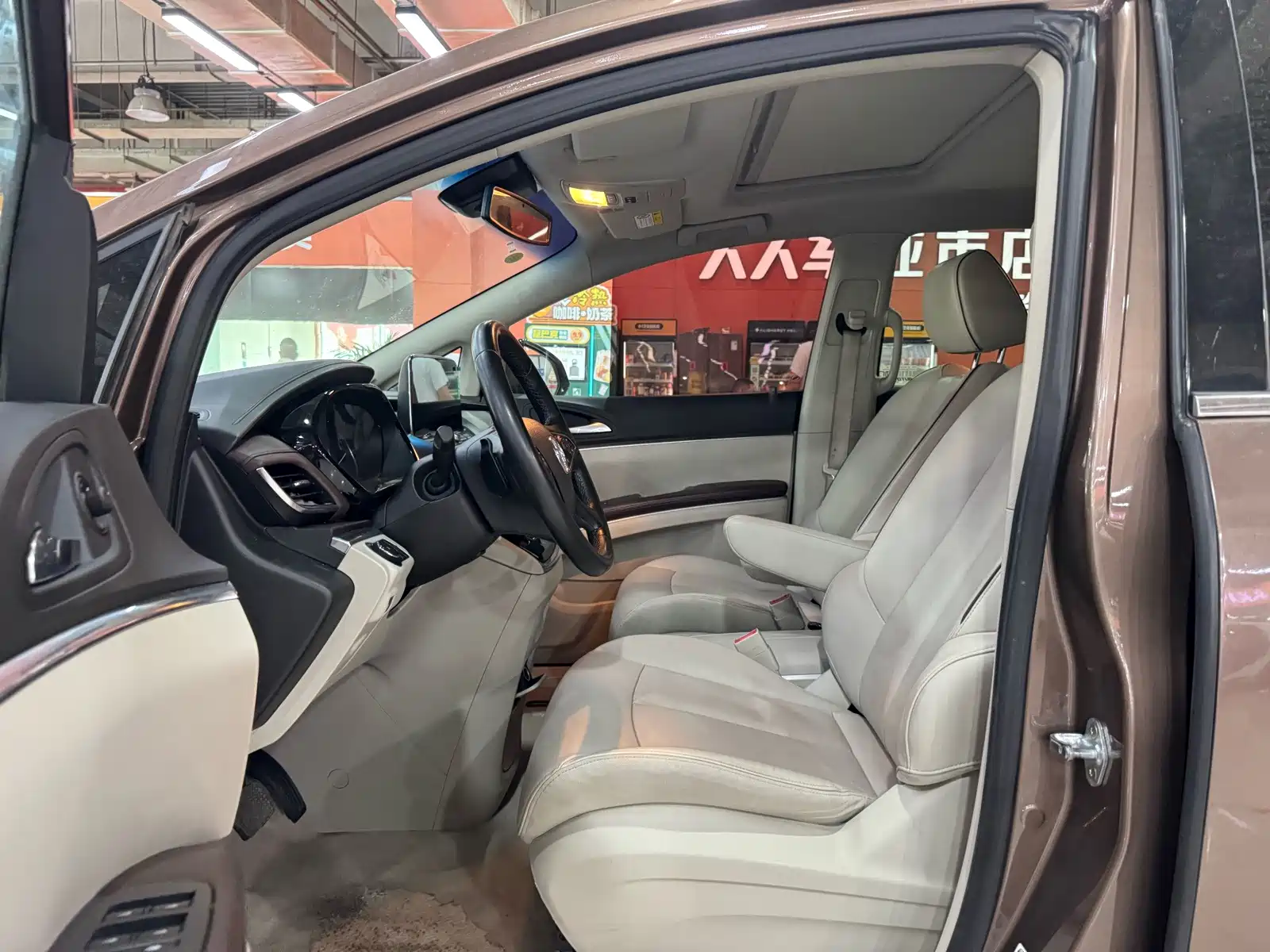 Фото 7 - Buick GL8