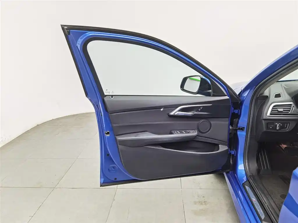 BMW 1 Series 2019 118i M Sport Package фото 8