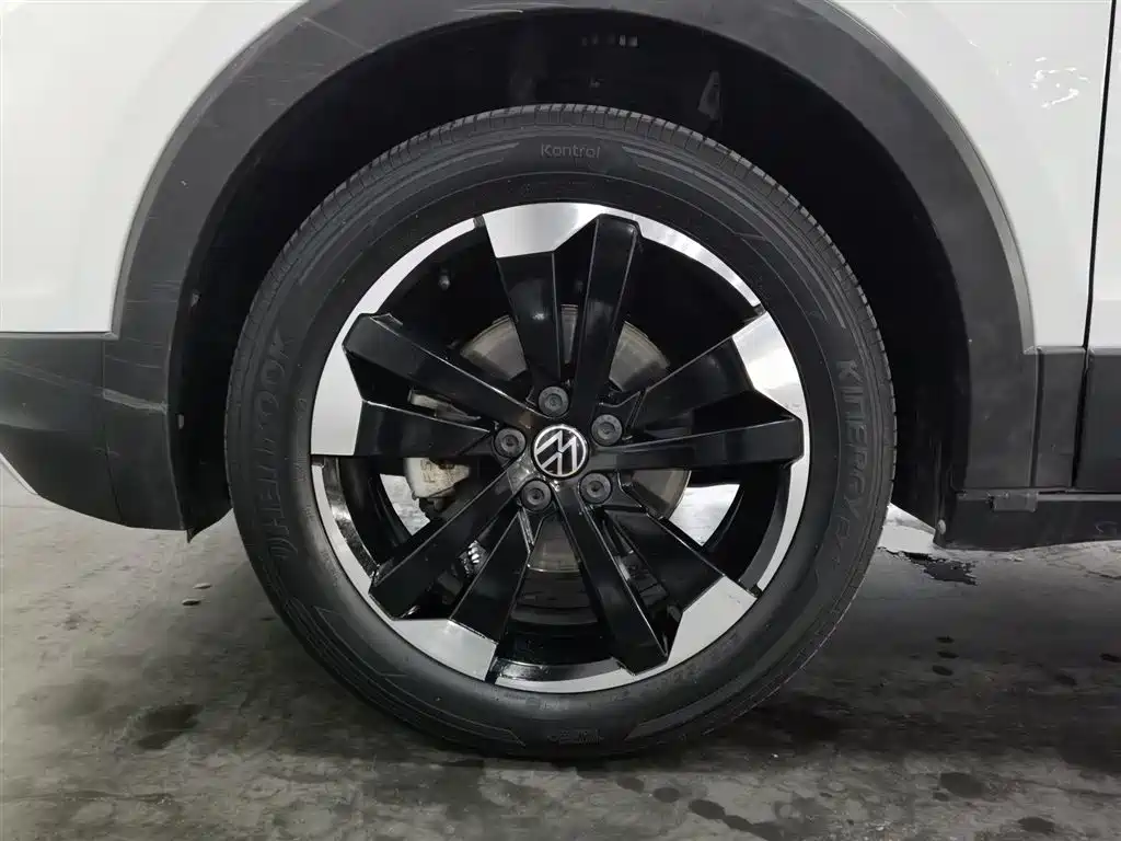 Volkswagen Tanying 2021 1.5L Automatic Smart Connect Edition фото 17