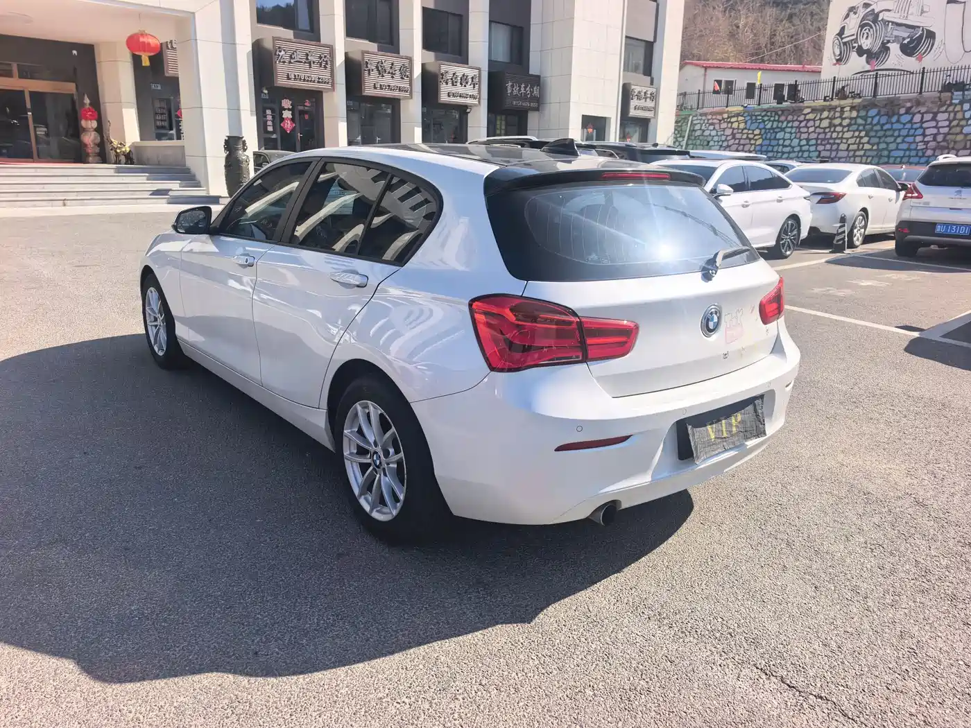 BMW 1 Series (Import) 2018 118i Leading фото 6